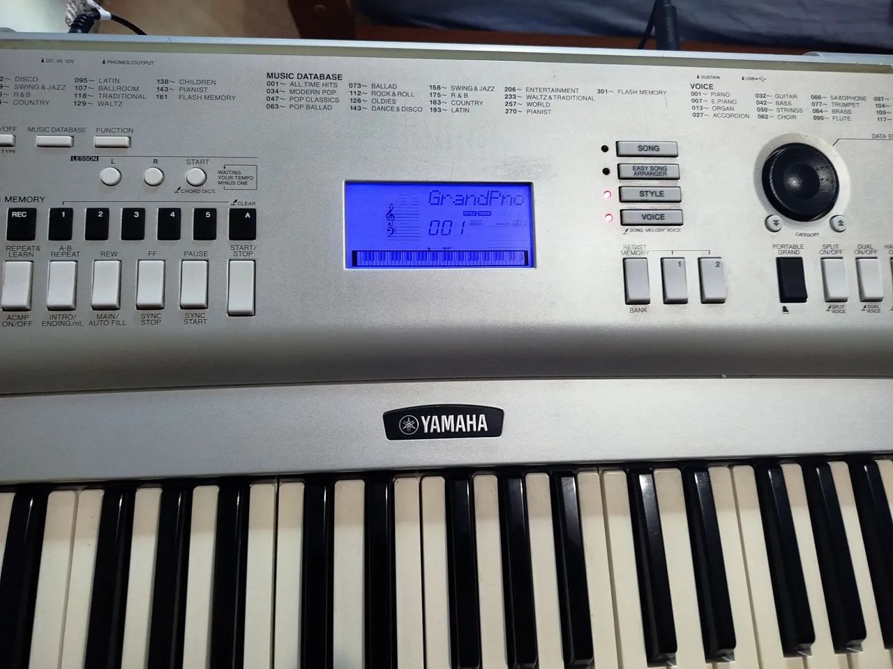 Piano digital DGX 230 - Foto 3