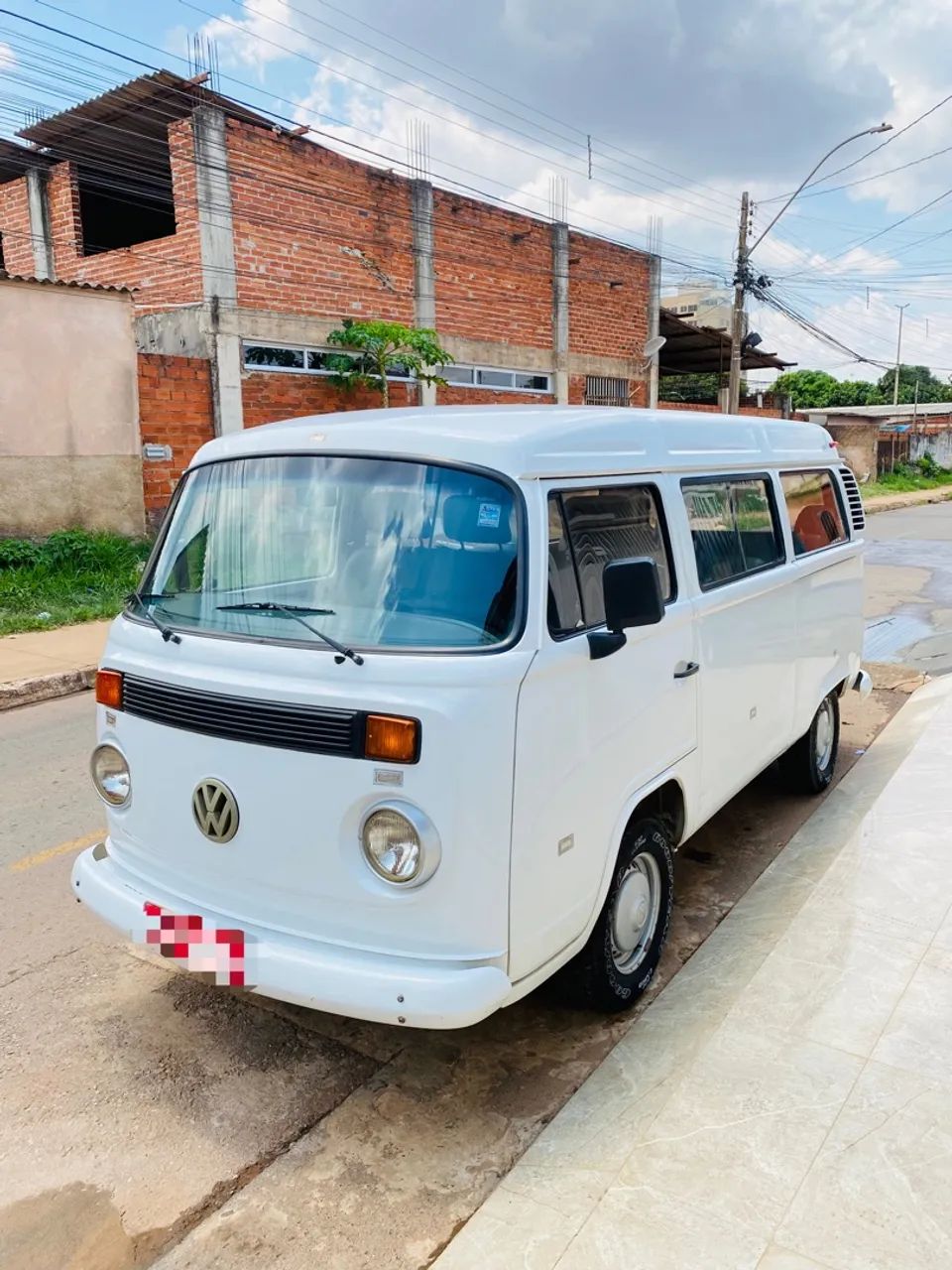 Volkswagen Kombi Lotação 1.6 MPI 2005