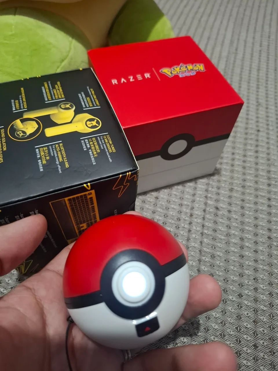 Fone Bluetooth Pokémon Pikachu Pokébola LED (estilo Razer)
