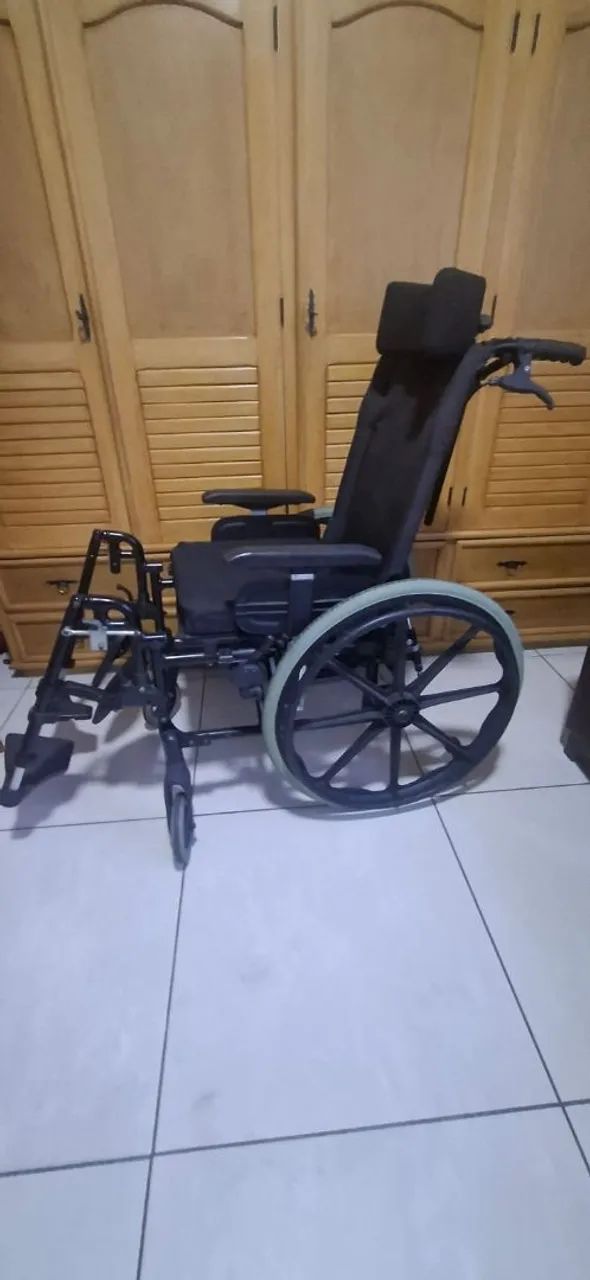 Cadeira de Rodas Reclinável