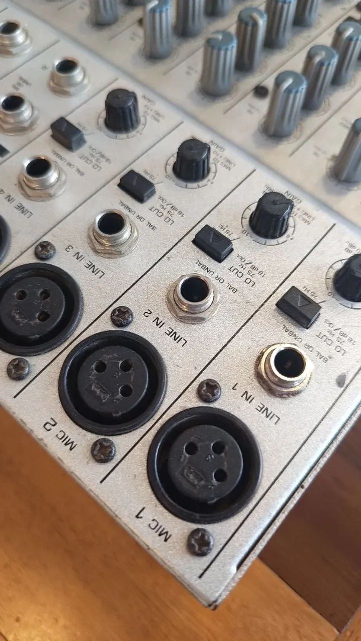 Mesa de Som Behringer Eurorack Mx1604a Mixer 220v ( 12 Canais ) - Foto 2