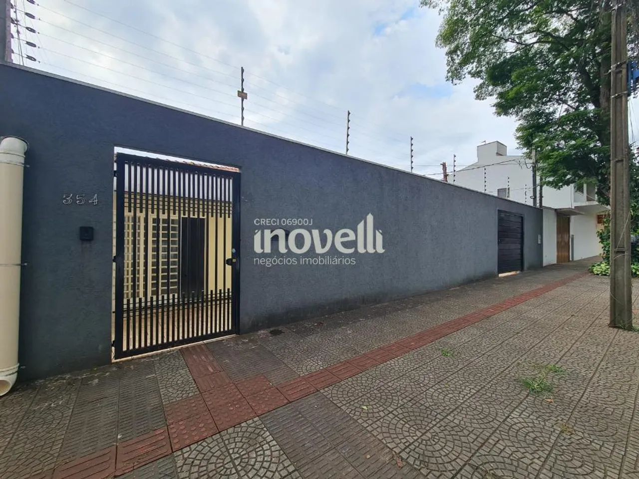 Casa à venda em Maringá, Zona 08, com 3 quartos, com 180.45 m²