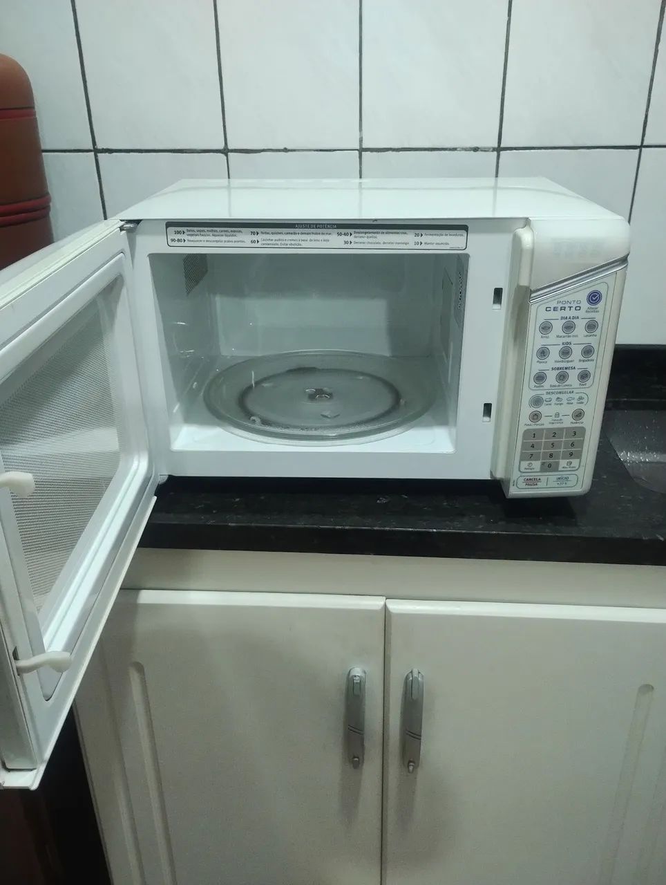 Microondas Eletrolux 31 litros funcionando perfeitamente, teste na hora,127v. - Foto 2