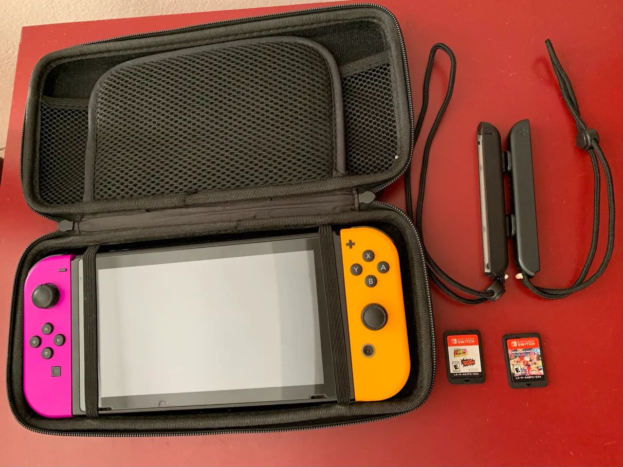 Nintendo Switch + 3 Jogos (Sem Dock para TV) - Consoles de Vídeo