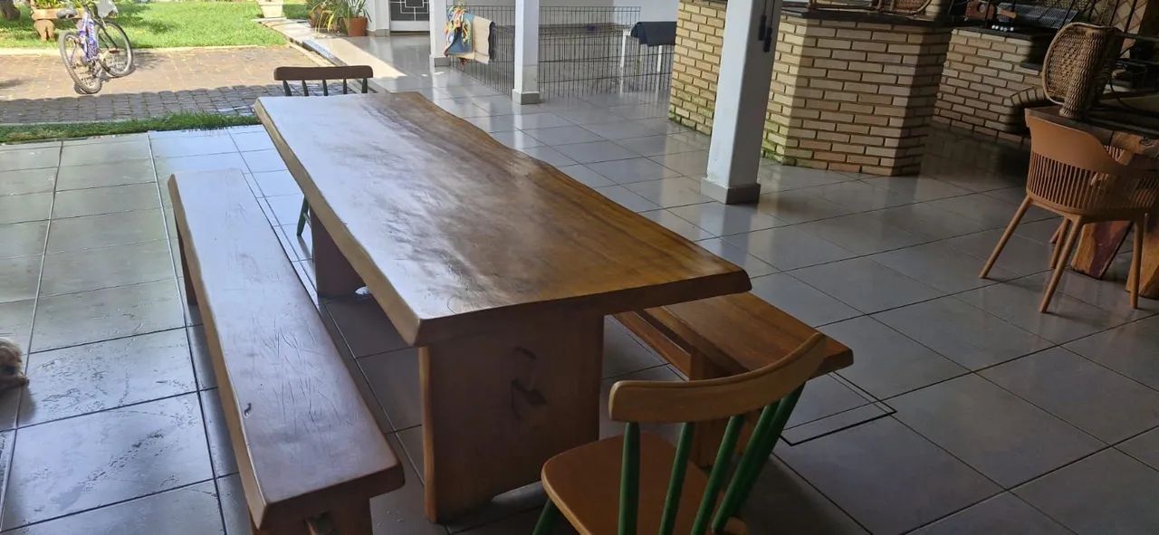 Mesa de madeira com bancos  - Foto 5