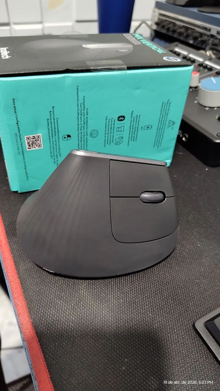 Mouse Sem Fio Logitech MX Vertical Com Design Ergonômico Grafite - Foto 3