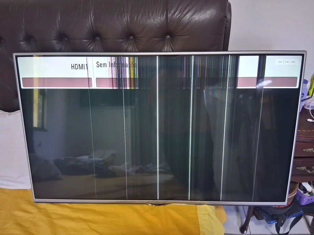 Tv LG Led 49 polegadas com tela quebrada 