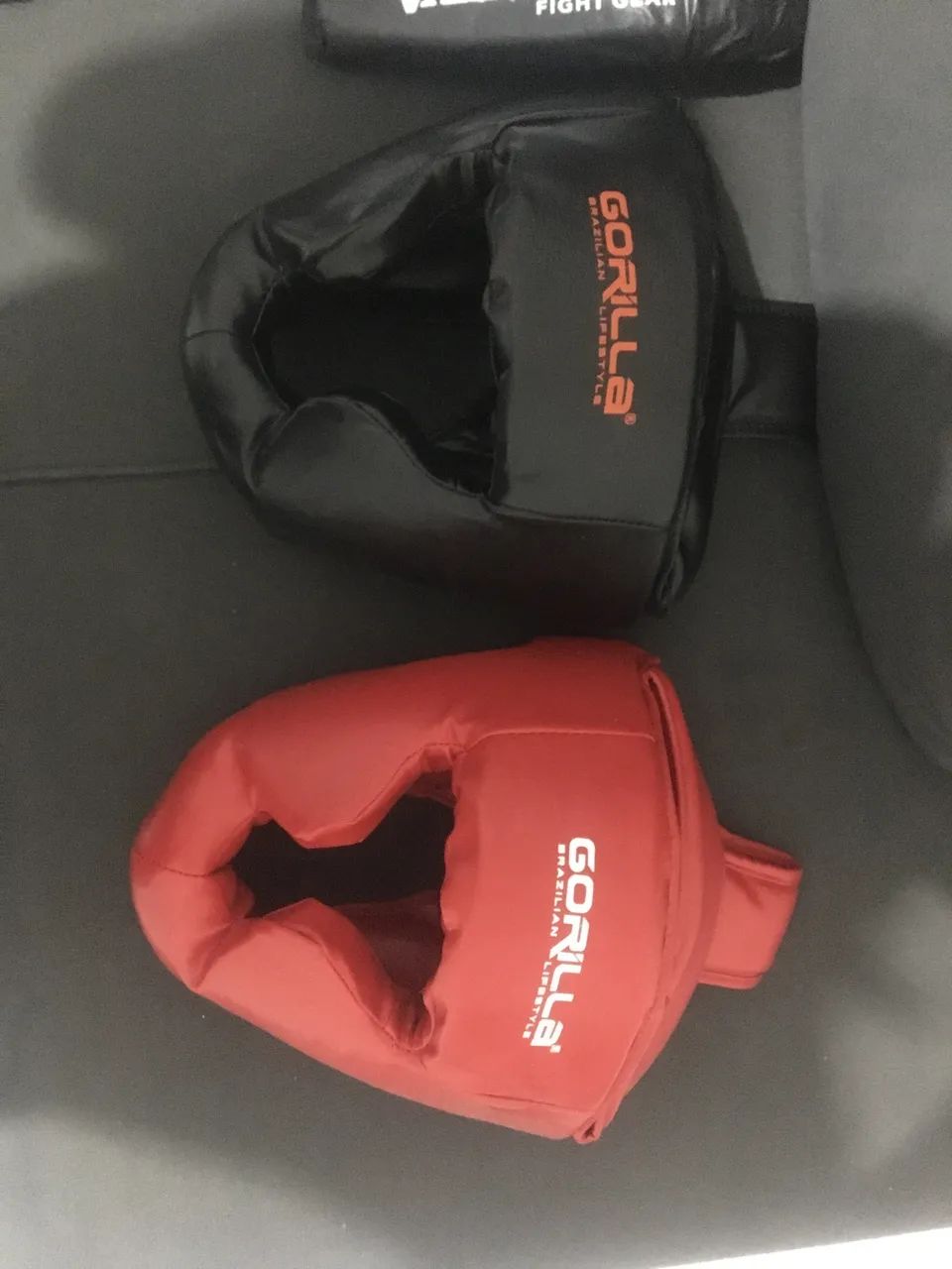 Saco de boxe, luvas e capacete protetor - Foto 4