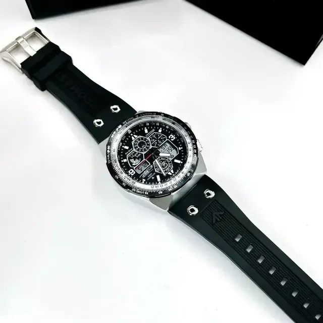 Relogio  Citizen Sikorsky Skyhawk preto  - Foto 4