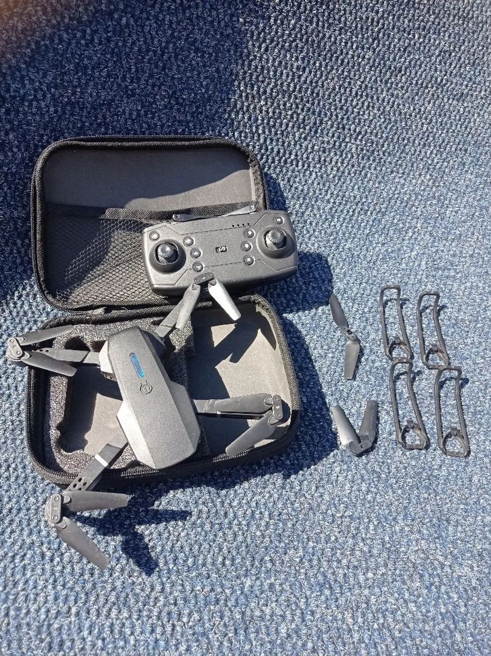 Drone Dobrável com Câmera + Controle + Maleta | Voa | 1800mAh - Foto 2