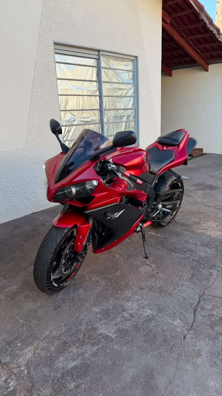 Yamaha R1 
