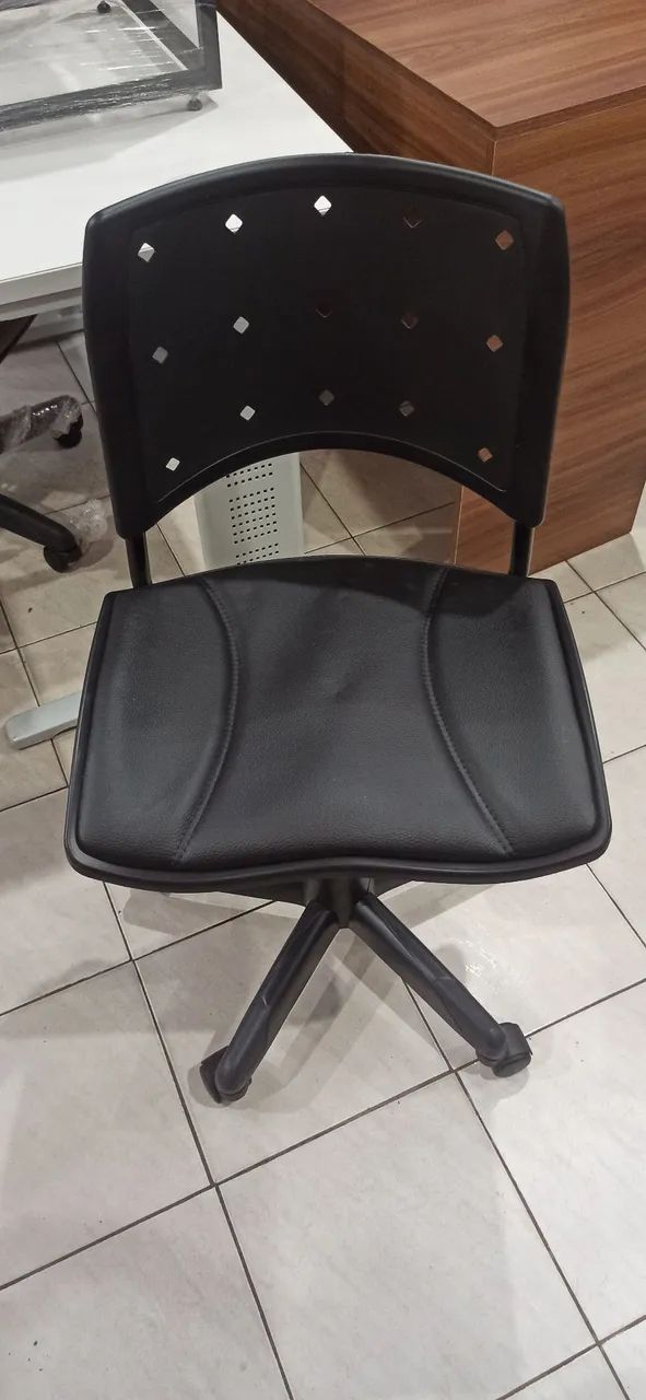 Cadeira giratória ergonômica 