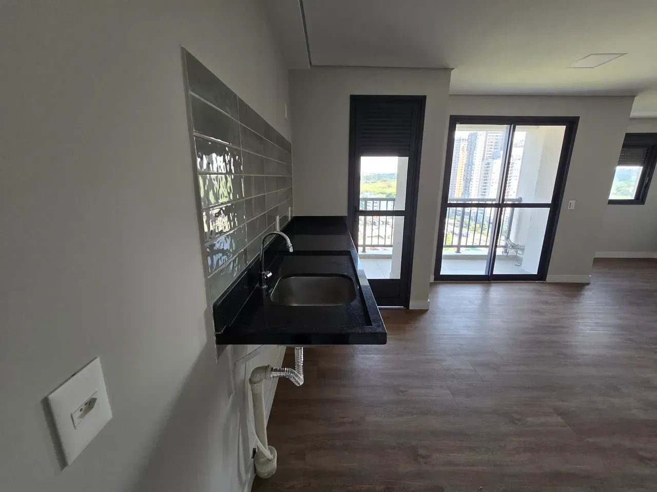 Apartamento com living ampliado e 1 dormitório para locação. - Foto 3