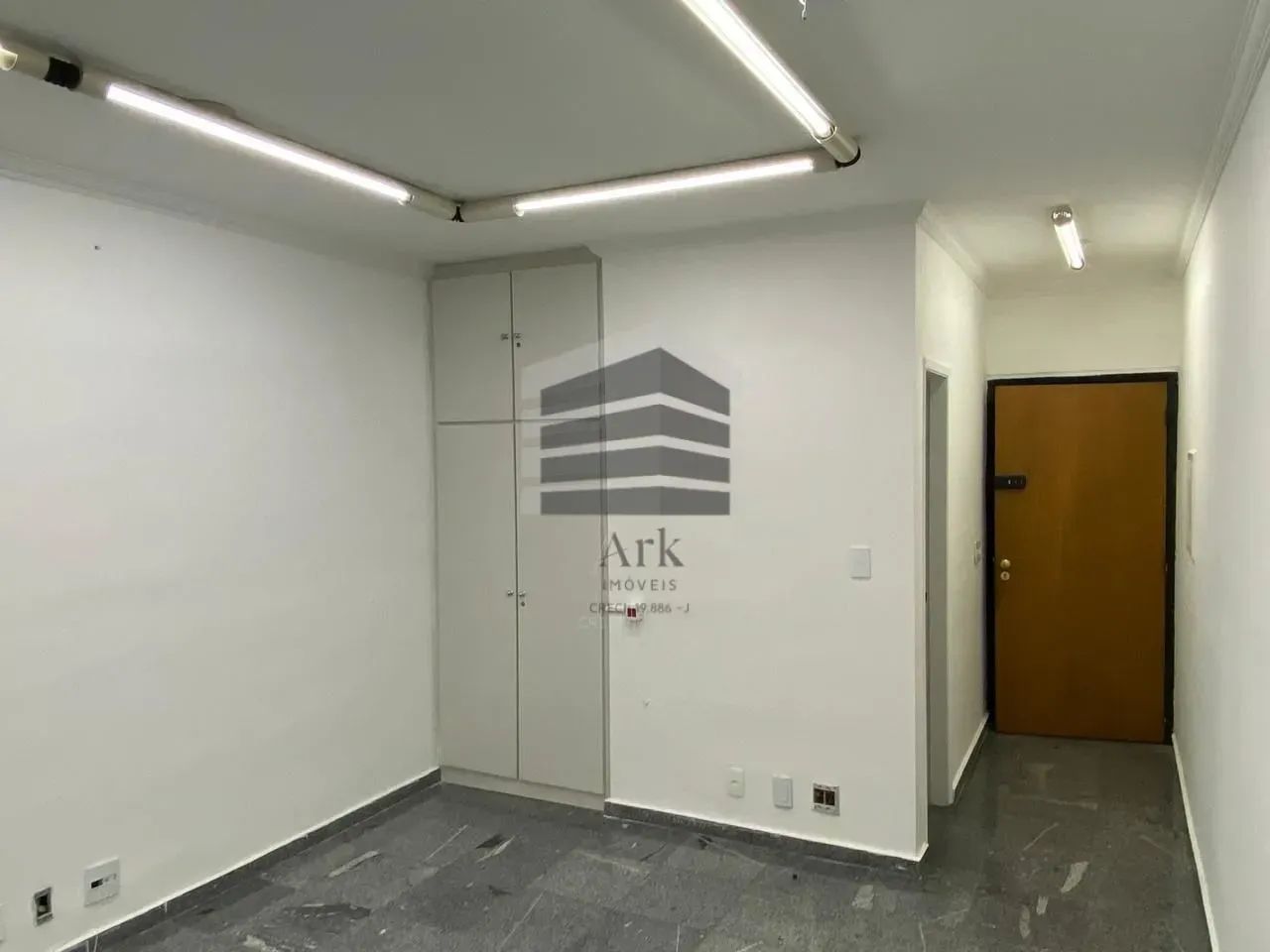 Sala comercial para alugar com 38m2, 2 banheiros e 1 vaga e ar condicionado - Vila Clement - Foto 2