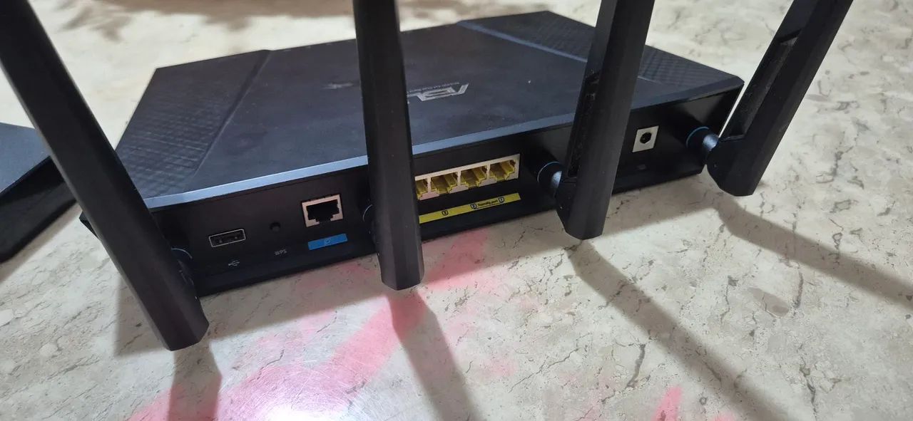 Excelente Roteador ASUS AC87U para peças  - Foto 3