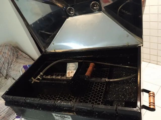 Churrasqueira a Bafo Esmaltada Globo carvão e gás P-25 com 7 espetos e rodas silicone gel - Foto 4