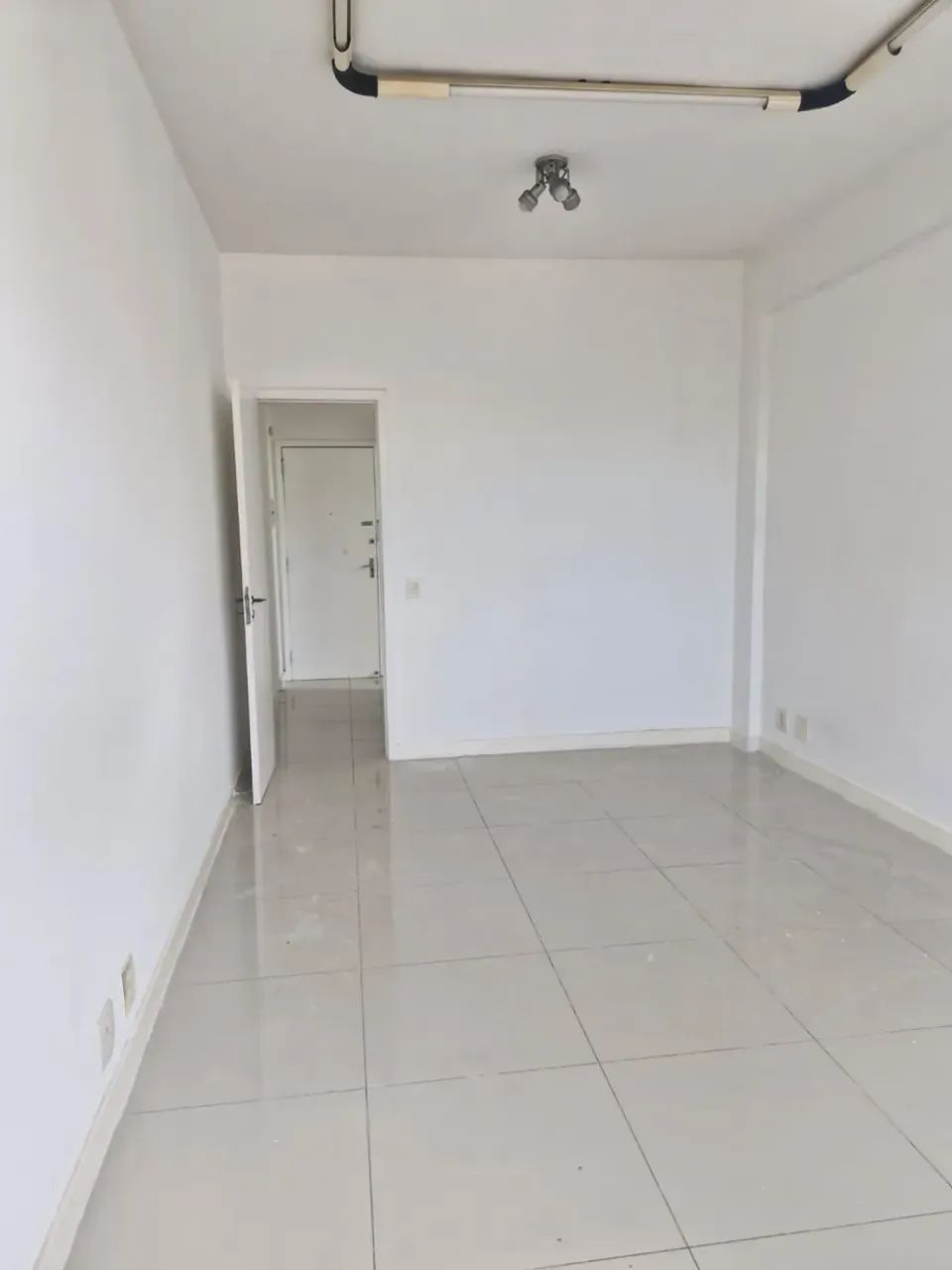 Sala/Conjunto para venda com 29 metros quadrados - Foto 2