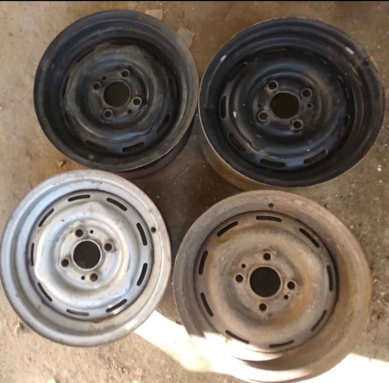 Jogo rodas Chevette tubarão 