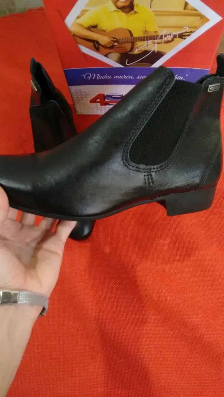 Bota de Couro Legítimo