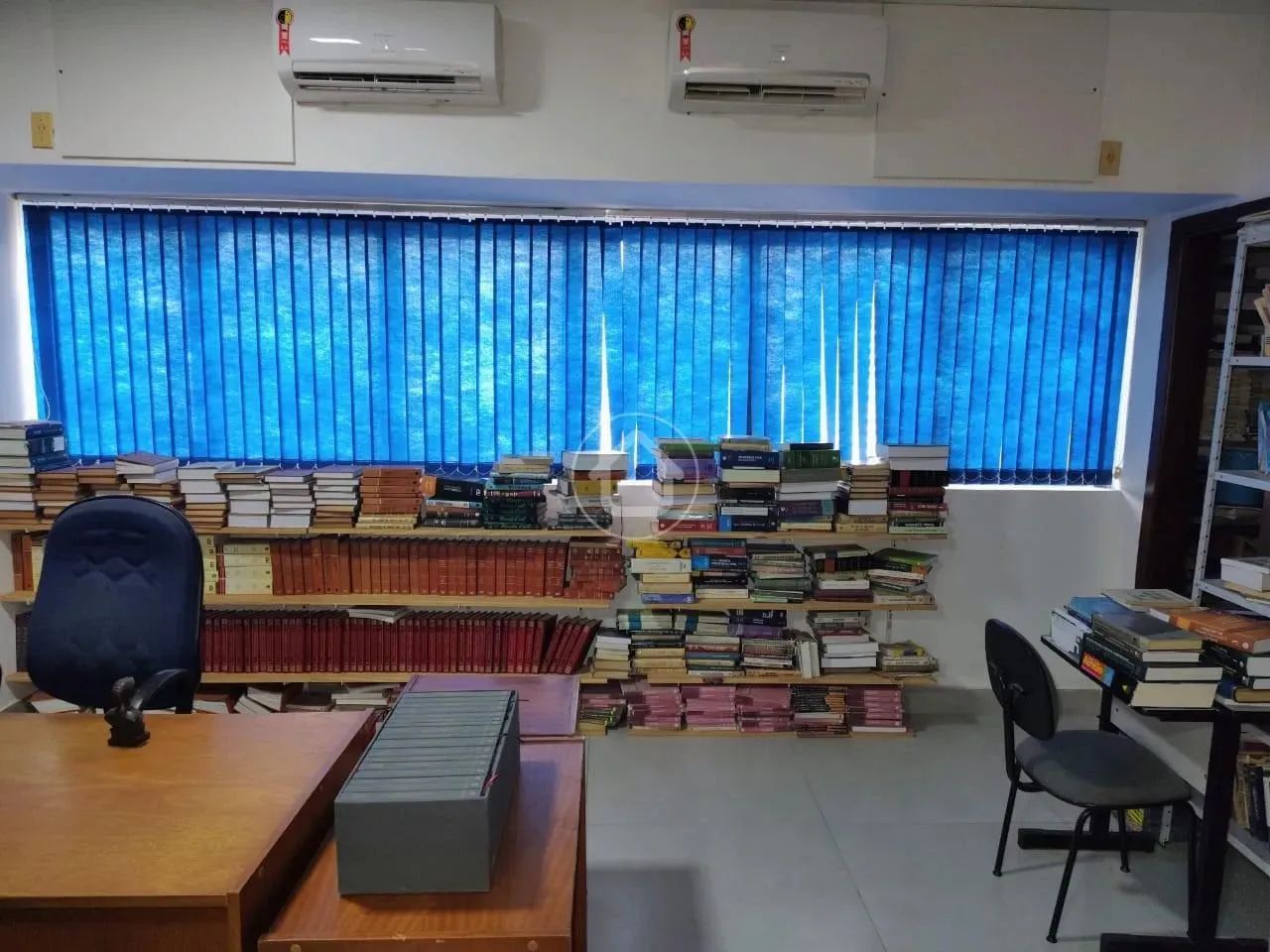 SALA COMERCIAL 39 M2 - BANHEIRO E COPA - Foto 2