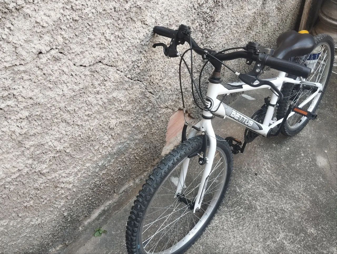 Bicicleta Bettus modelo Urban aro 24 semi-nova - Foto 2