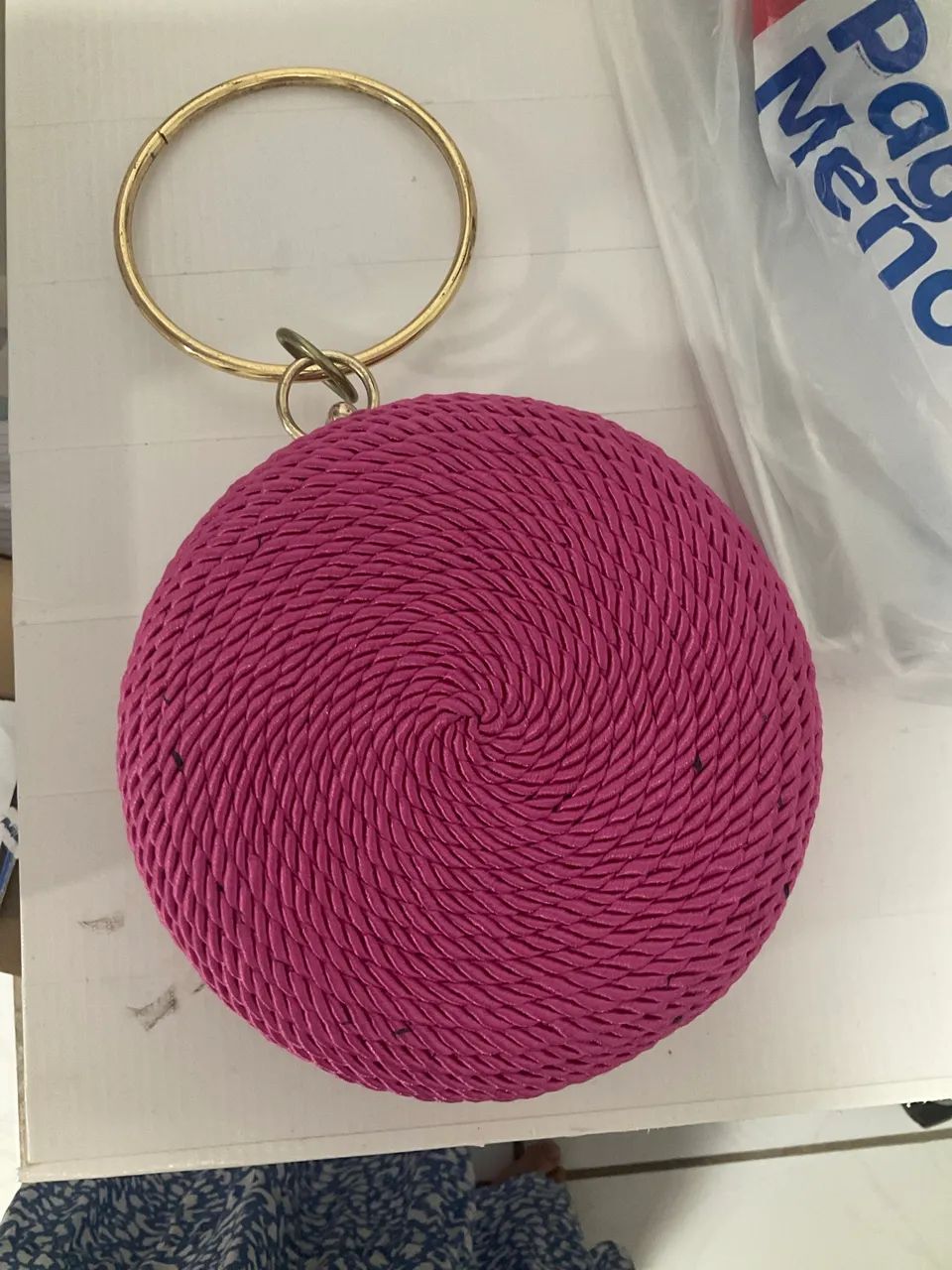 Bolsa de mão e com alça de ombro e mão rosa e dourado - Foto 2