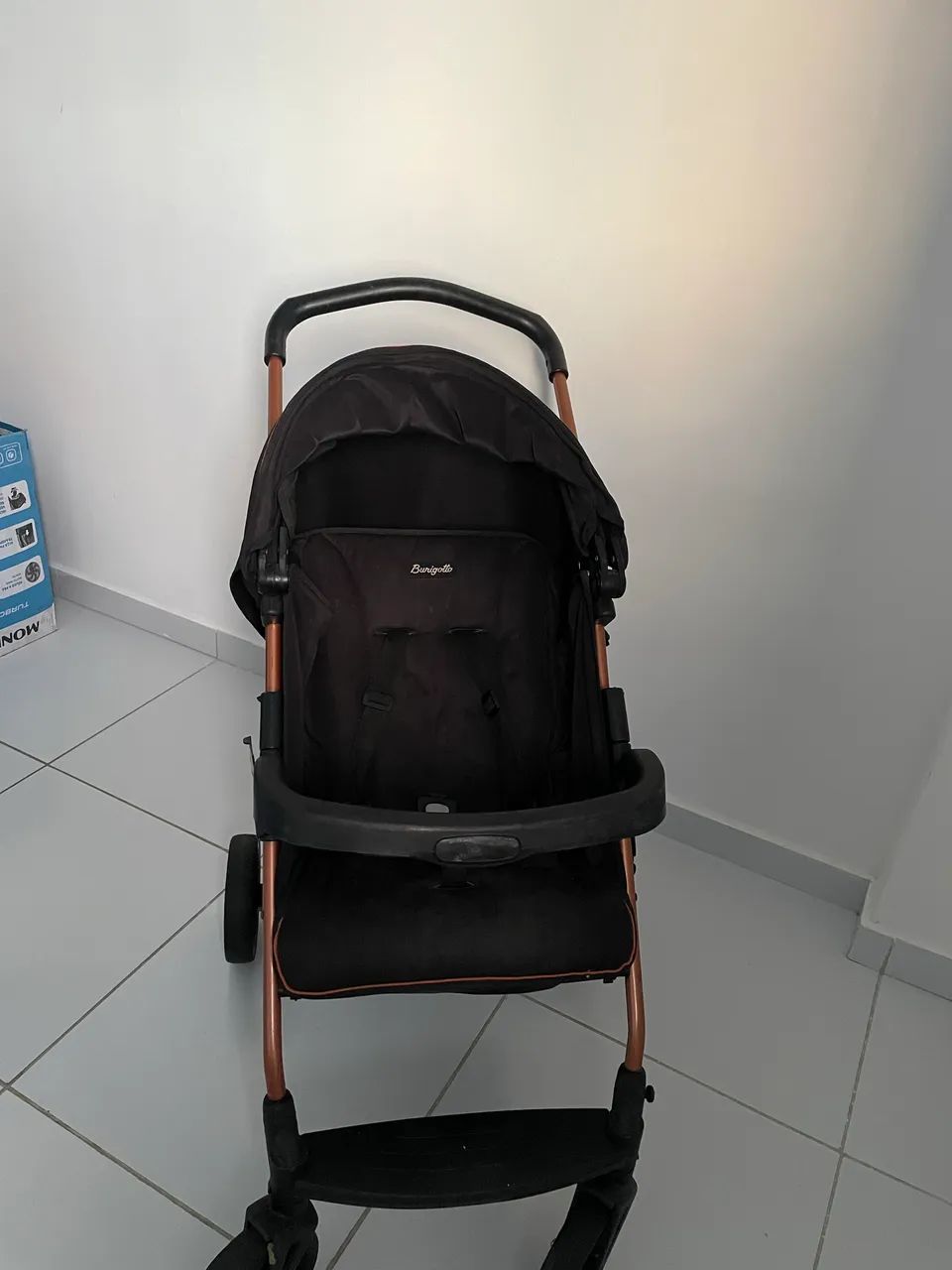 Carrinho de bebê + bebê conforto seminovo  - Foto 4