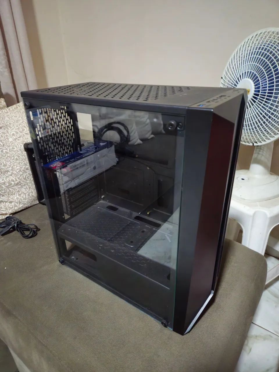 Gabinete Gamer Mid Tower com LED