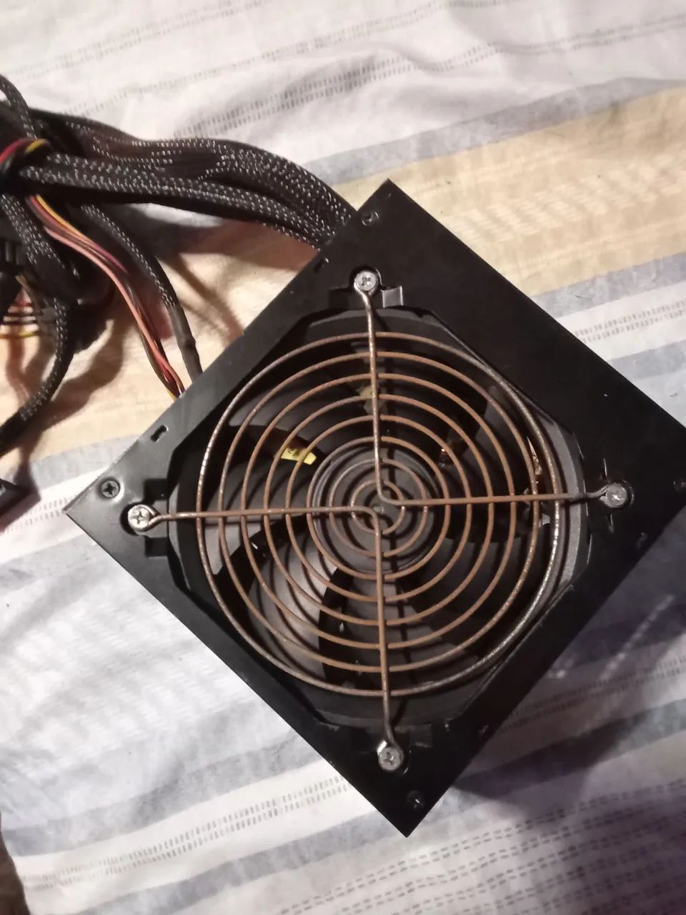 Fonte 500w bluecase funcionando porém leia anúncio  - Foto 3
