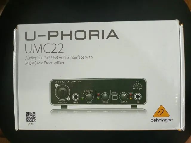 Placa de Áudio Behringer UCM22