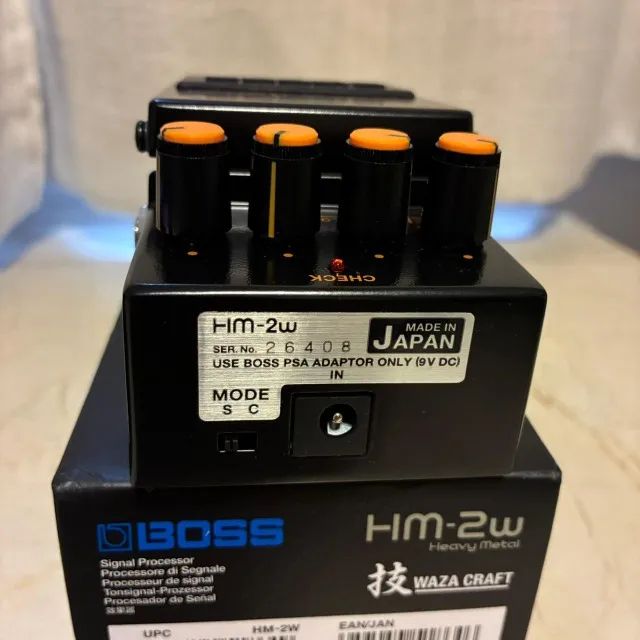 Pedal Heavy Metal Boss HM-2W (Waza Craft) Japan - Instrumentos