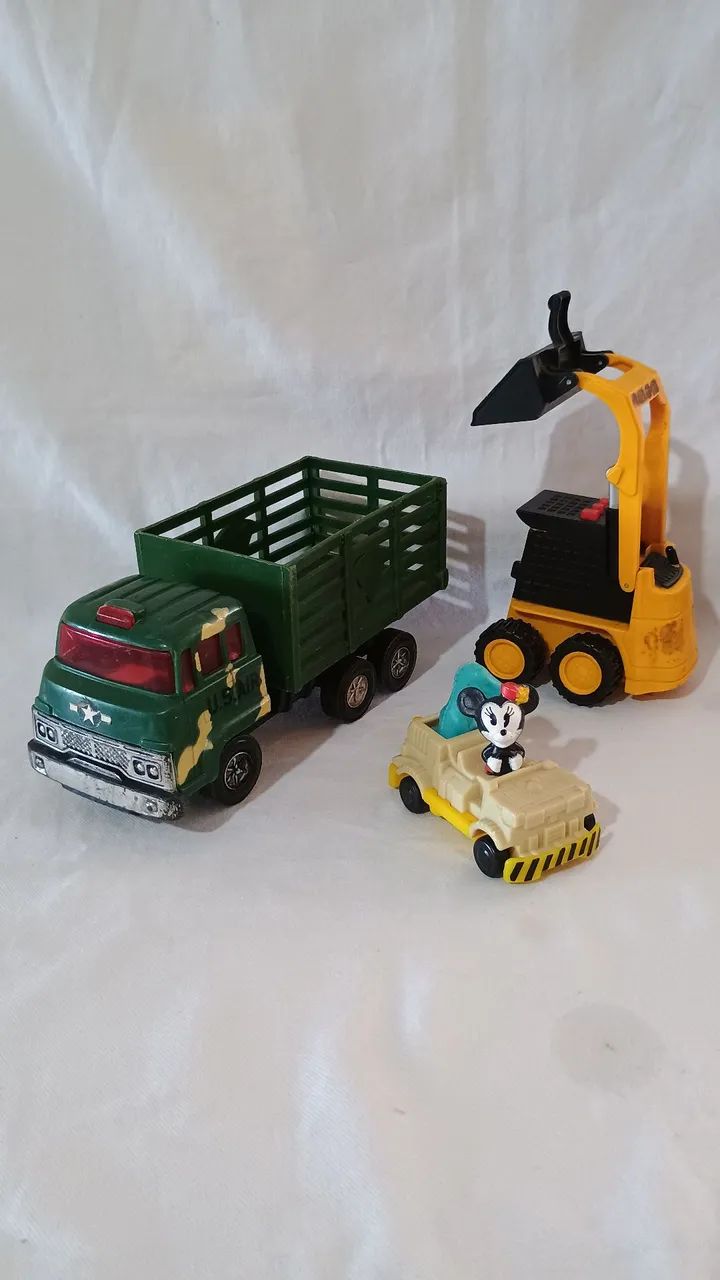 Lote de mini veículos bem antigos  - Foto 2