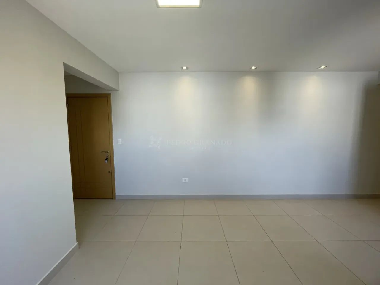 Apartamento 02 Dormitórios - Zona 07 - Foto 3
