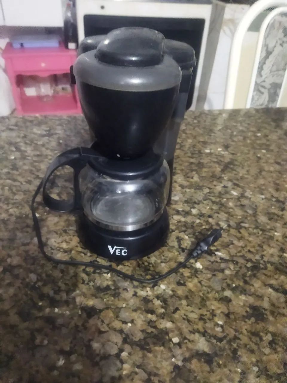 Cafeteira elétrica funcionando perfeitamente