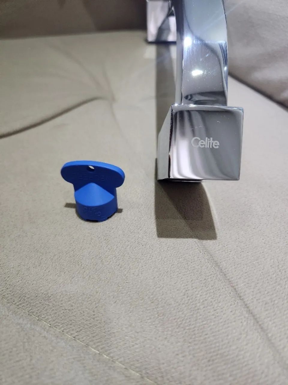 Torneira para Lavatório de Mesa Basic Bica Baixa - CELITE - Cromada - Foto 4