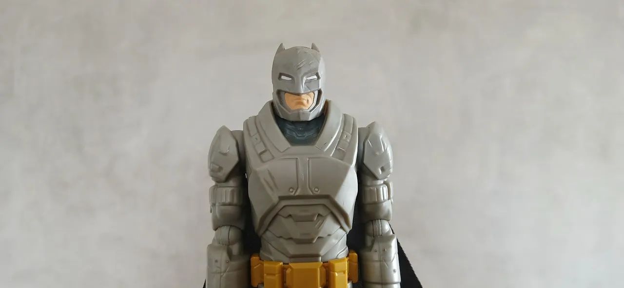 Boneco Batman Armored 30cm - Foto 2