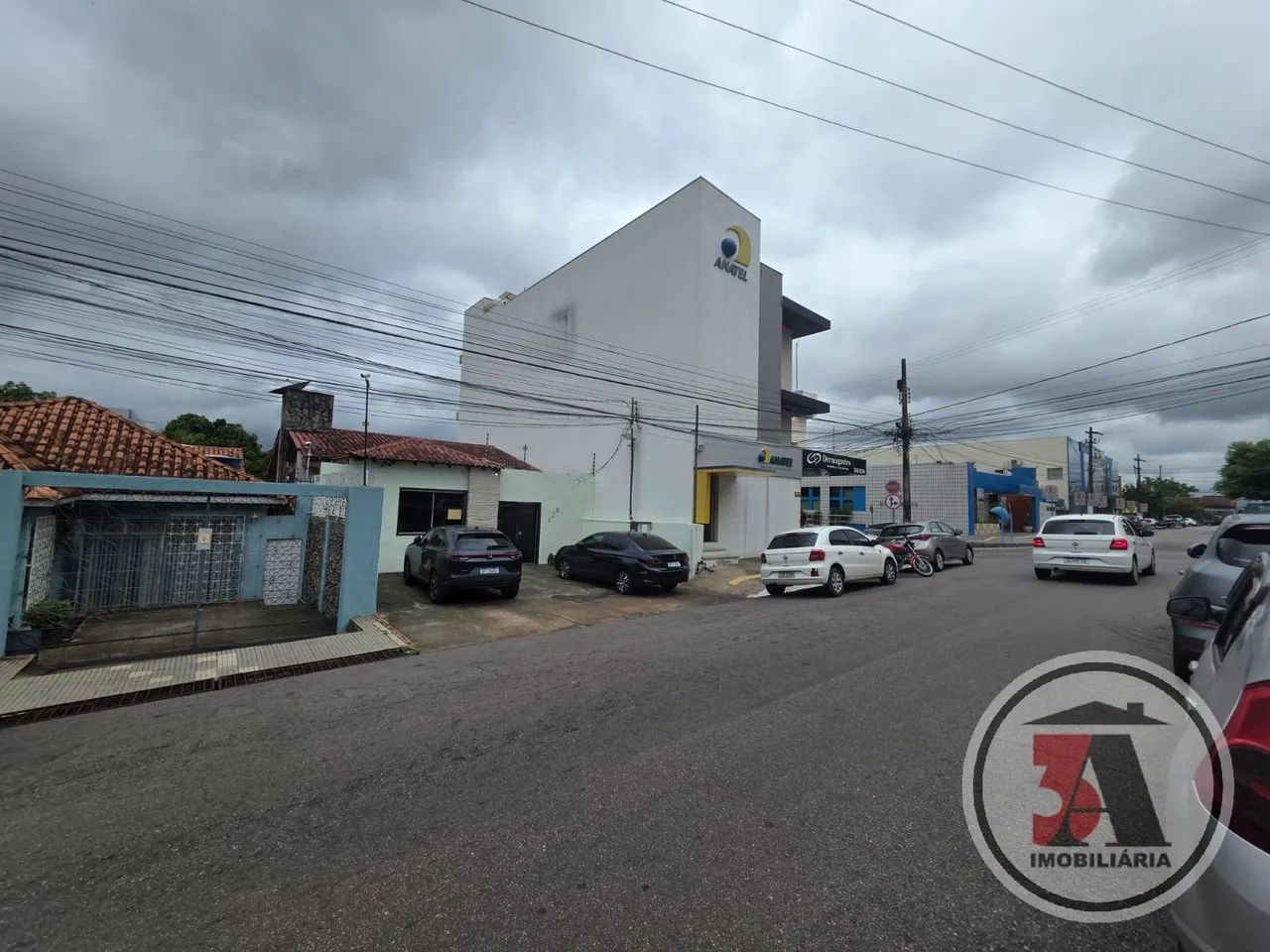 Prédio Comercial ao Lado do Hospital Central