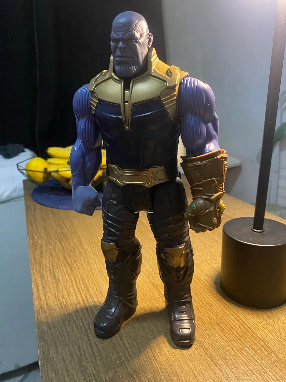 Boneco Thanos Marvel Vingadores Hasbro 30cm com Manopla do Infinito