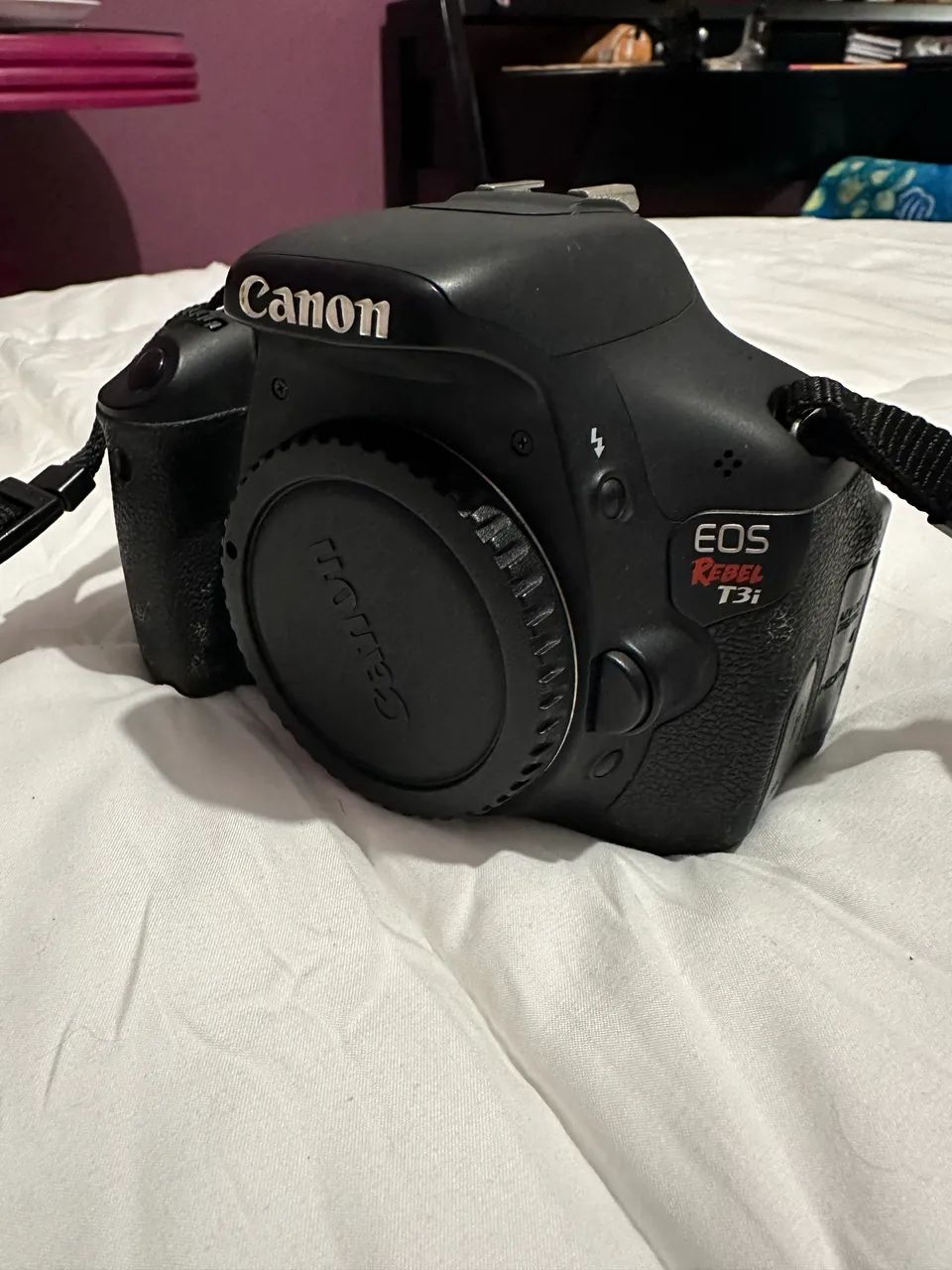 Canon Rebel 3ti + lente 50mm 