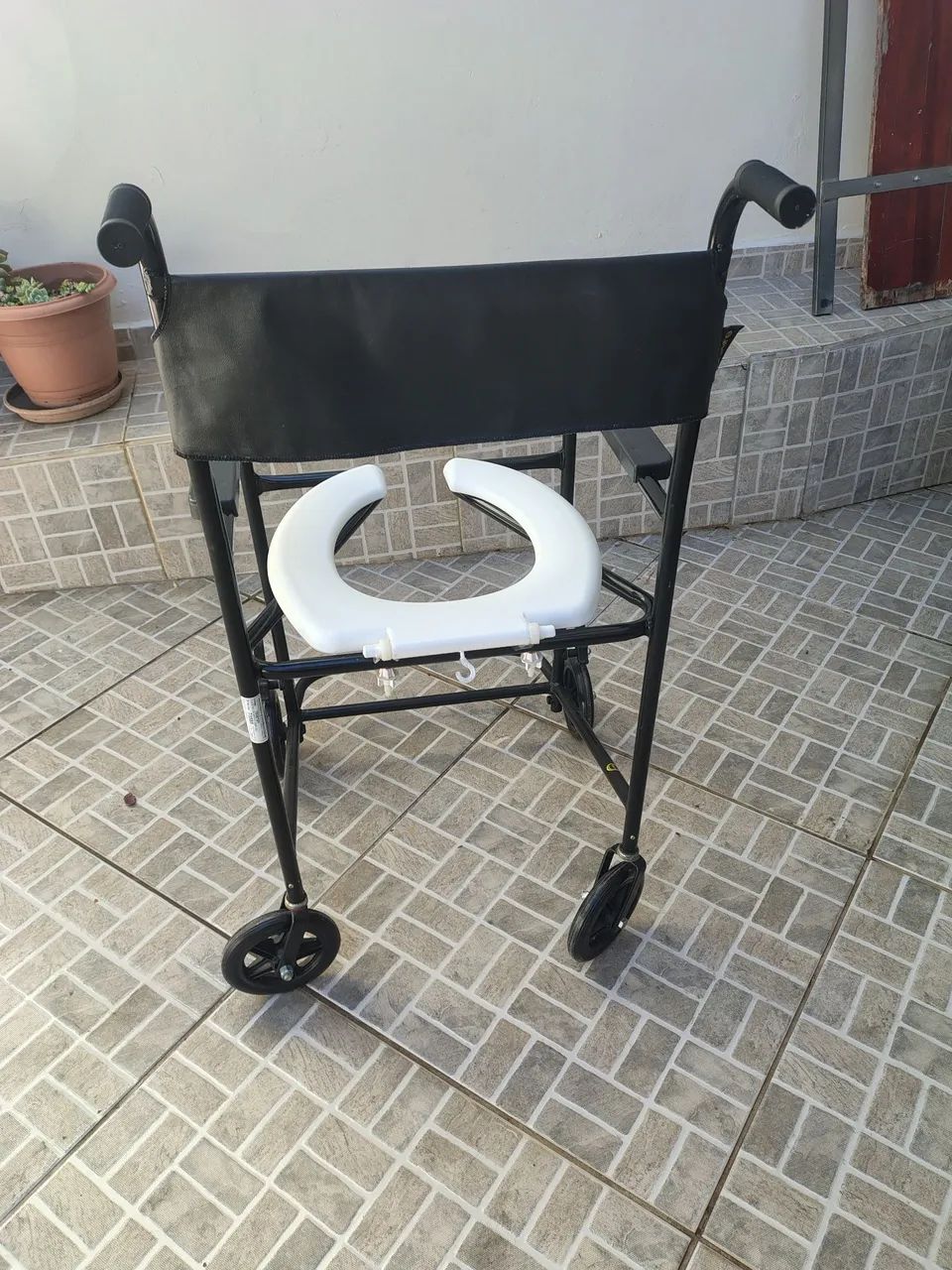 Cadeira de banho excelente estado  - Foto 3