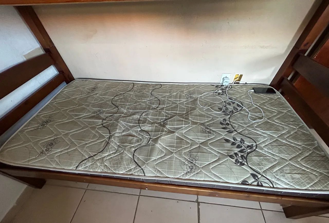 Vendo 2 colchões de solteiro em Ótimo Estado - Foto 2