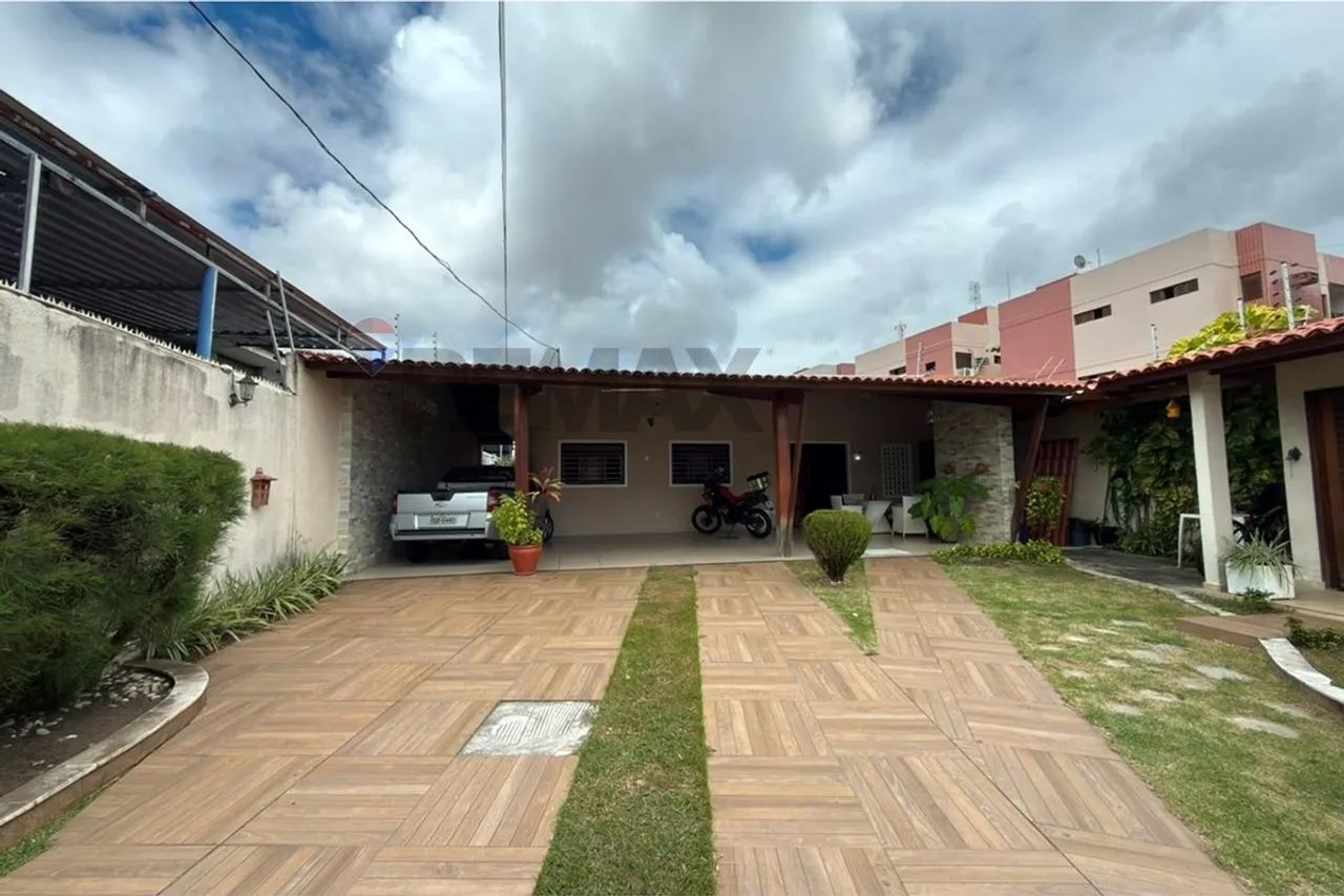 Linda Casa Espaçosa à Venda com 280 m² e Geração de Energia Solar em João Pessoa! - Foto 2