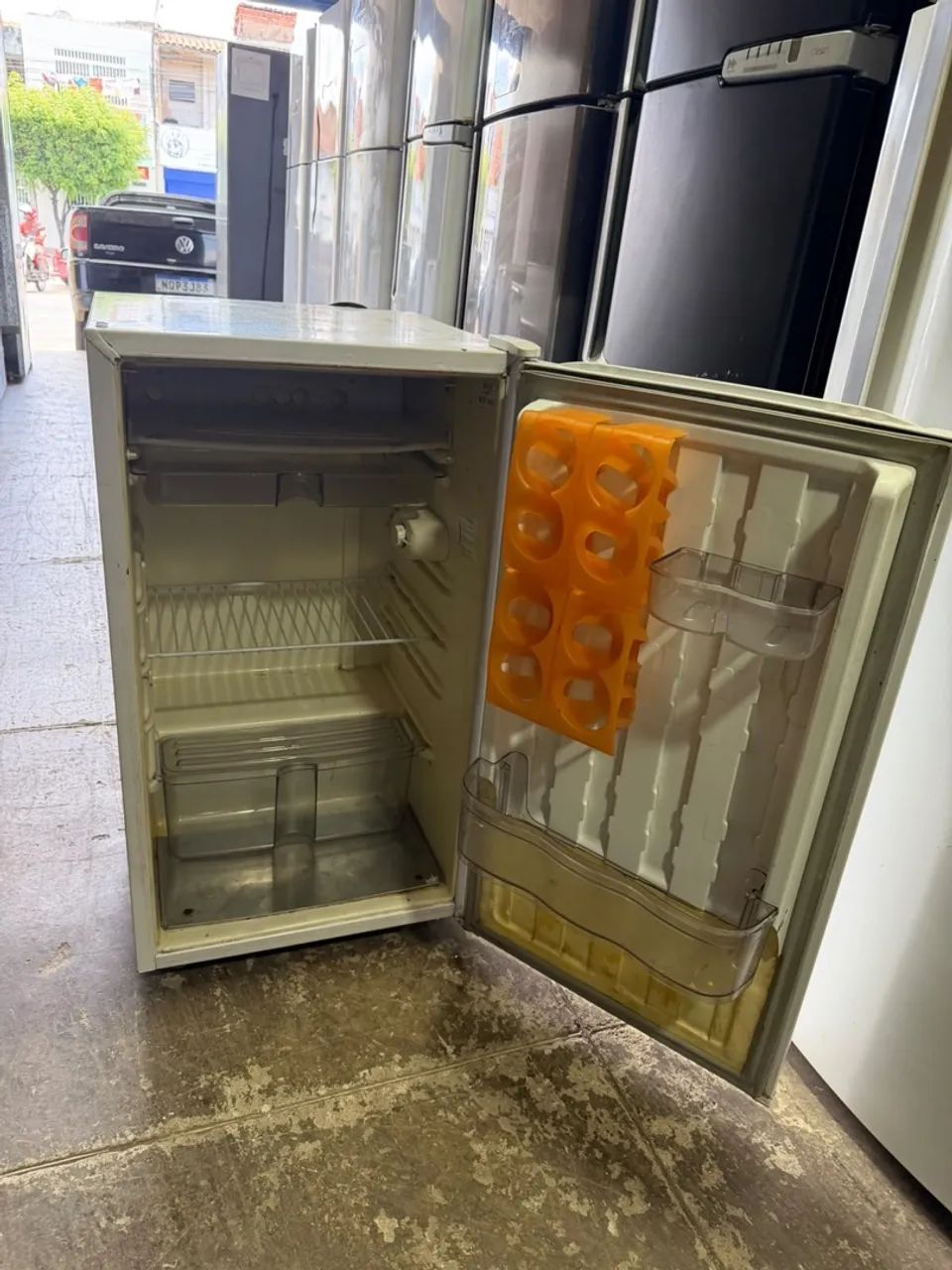 FRIGOBAR CONSUL BEM CONSERVADO COM GARANTIA - Foto 4