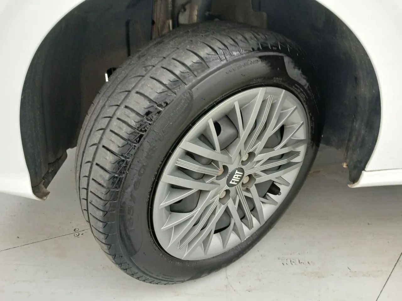 Fiat Cronos Drive 1.0 6V, foto 11 de 18