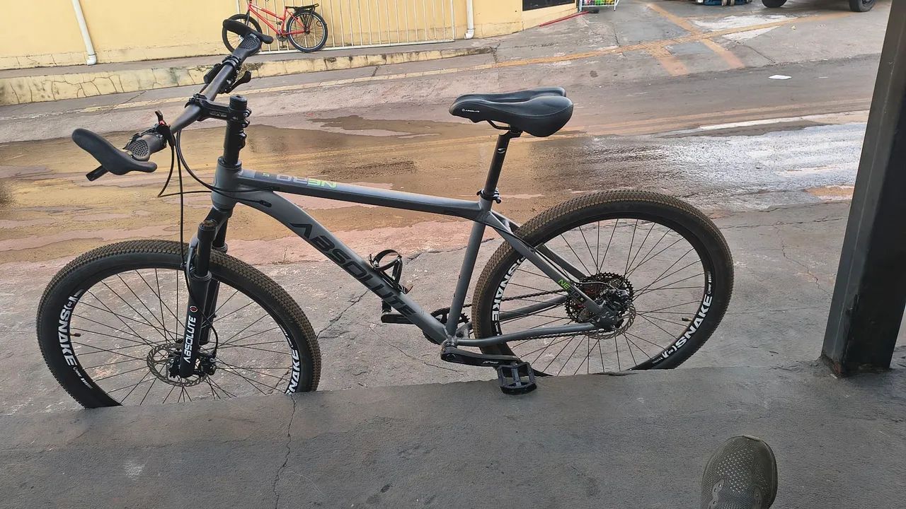 Bicicleta em ótimo estado, pronta para usar.