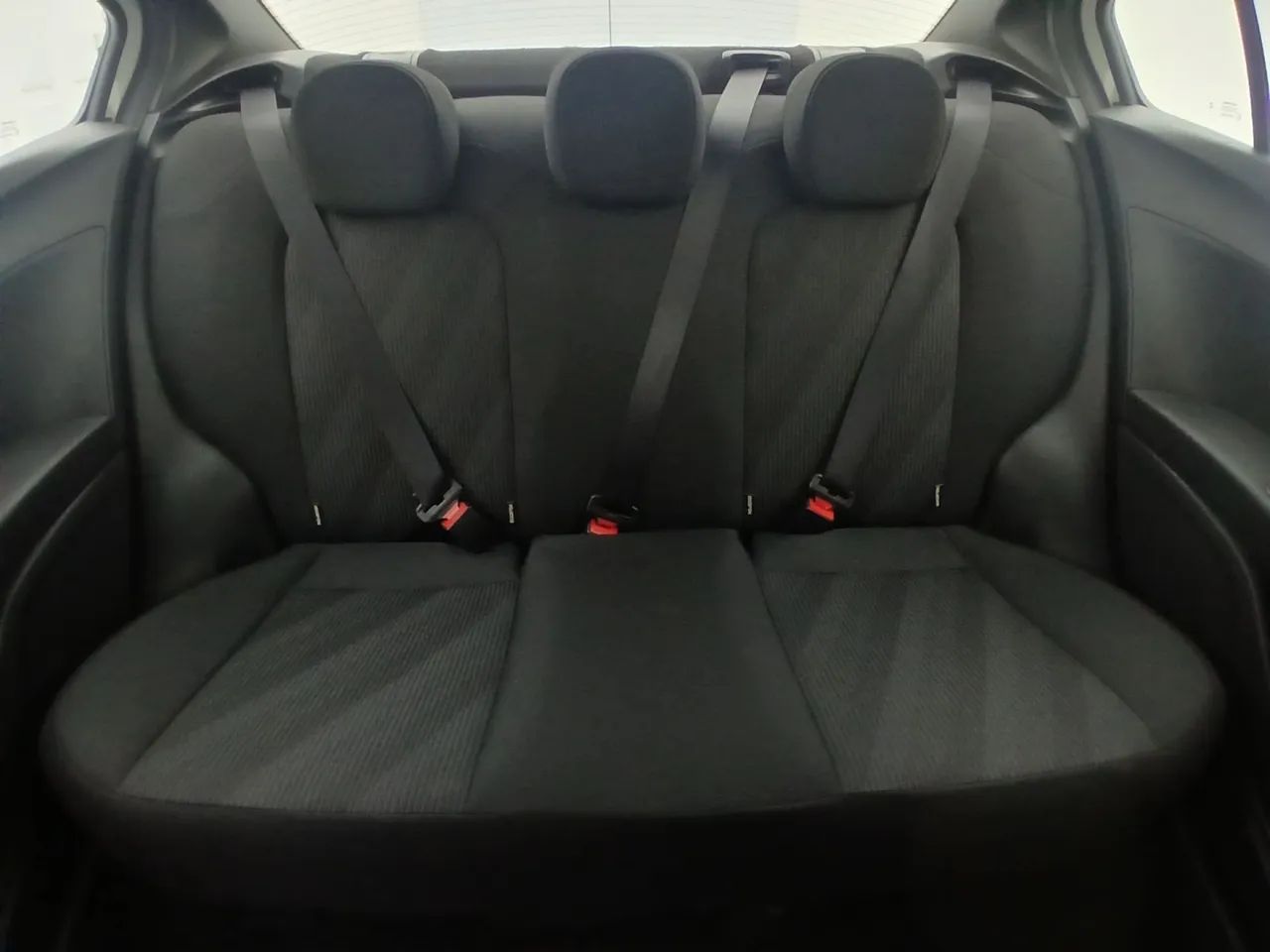 Fiat Cronos Drive 1.0 6V, foto 18 de 18
