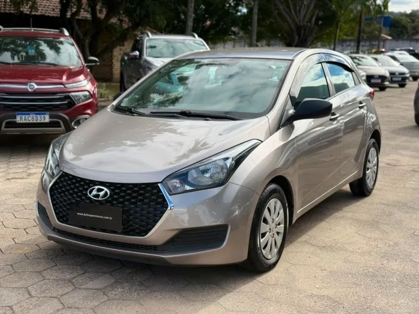 Hyundai HB20 Unique 1.0 Flex 12V Mec. 2019 - Foto 3