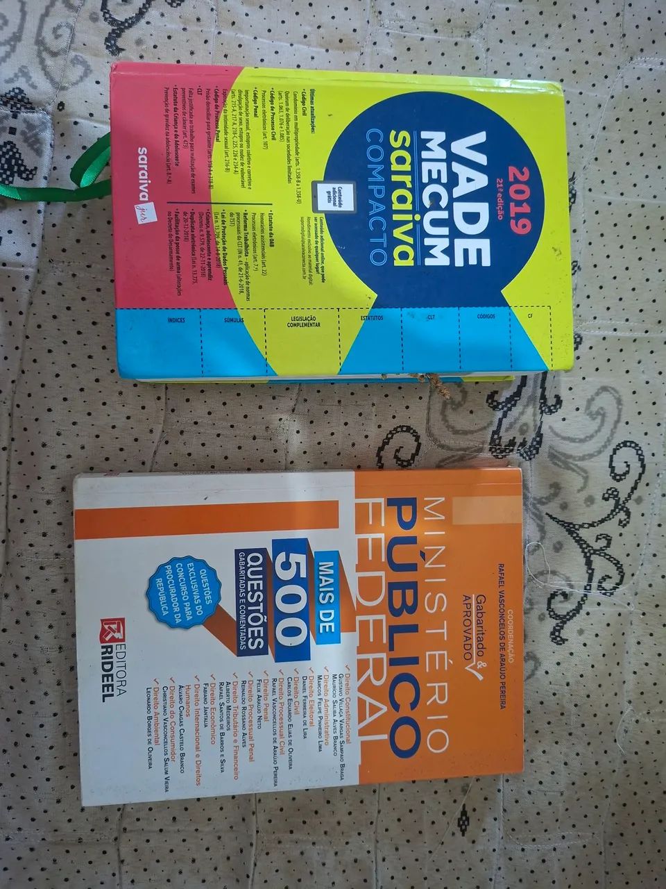 Lote 2 livros - Foto 2