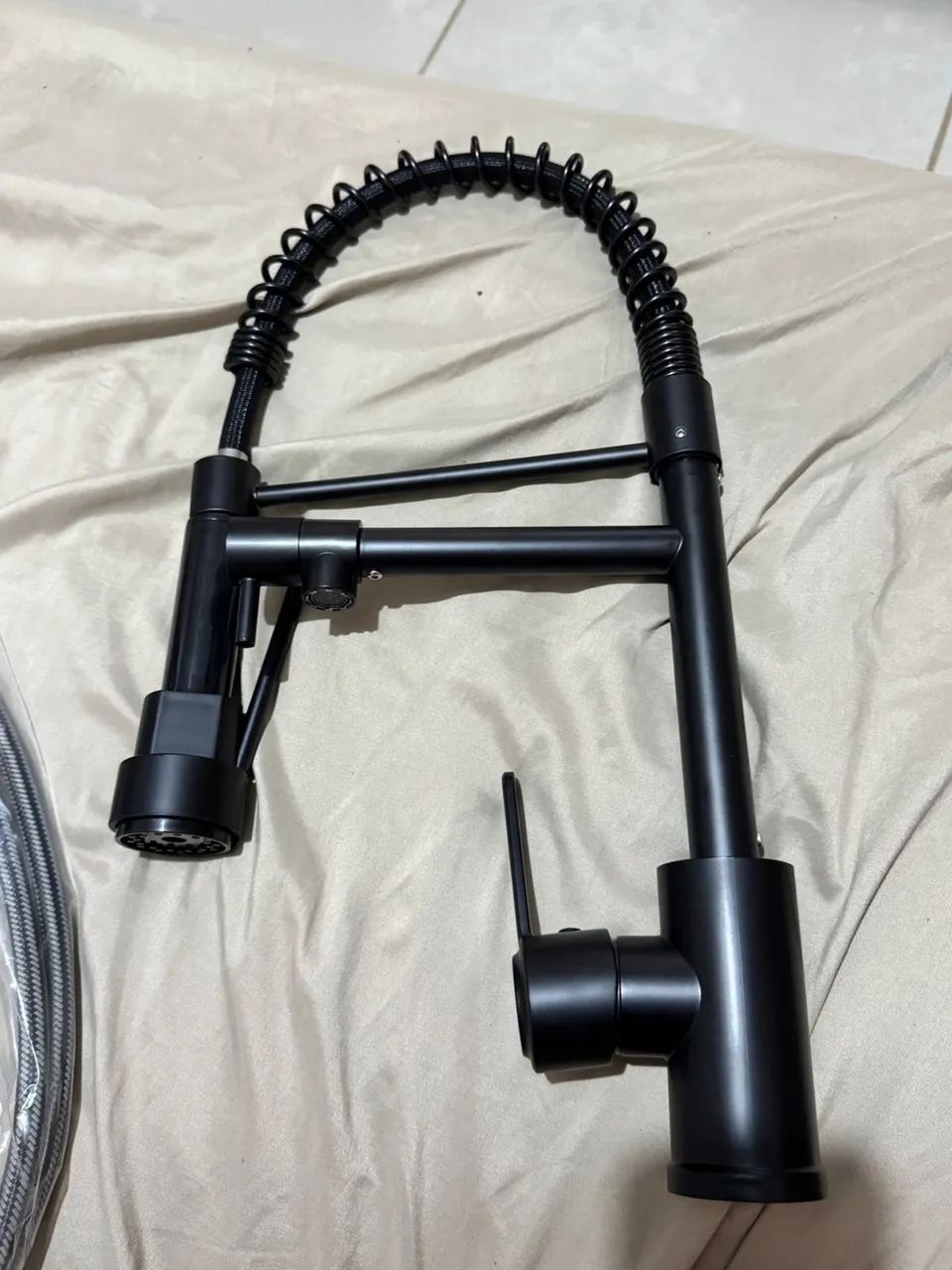 Vendo torneira gourmet preta - Foto 4