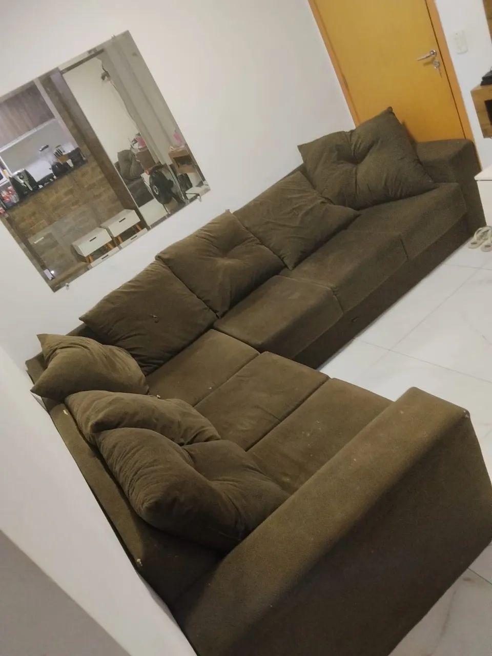 Sofa com pequenas avarias